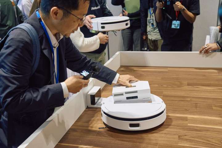 アイロボット反撃の狼煙か？「ルンバ」6機種刷新の新製品発表会で見え