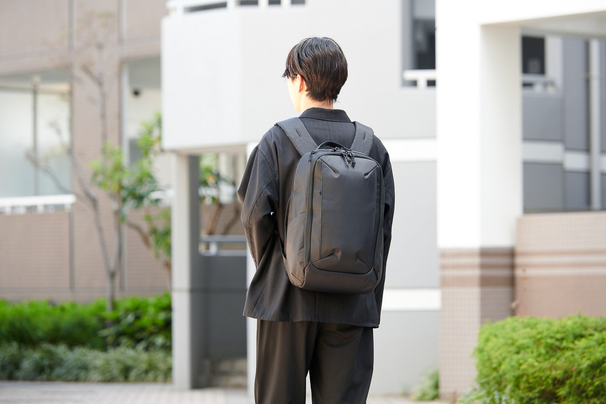エレコムの黒リュックに新素材が登場！CORDURAとX-Pac、あなたは