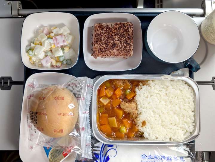 世界の機内食案内［40］中国国際航空 成田〜上海～ハノイ（往復