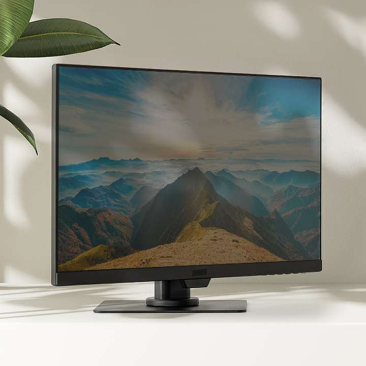 真上にも向けられる！縦横に動かせて高さも変えられるモニタースタンド