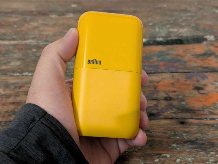 ブラウン社の顔 そのデザインポリシー　BRAUN ブラウンらしいミニマルデザイン。実はこれ「携帯用電気シェーバー
