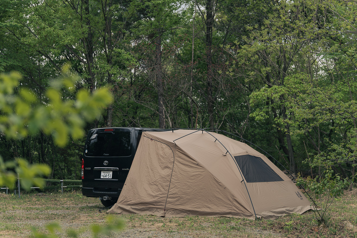 WRAP N ROLL タープ 青色 ロール式 ハイエース、ジムニー、N-VANにタープを連結したいなら便利な