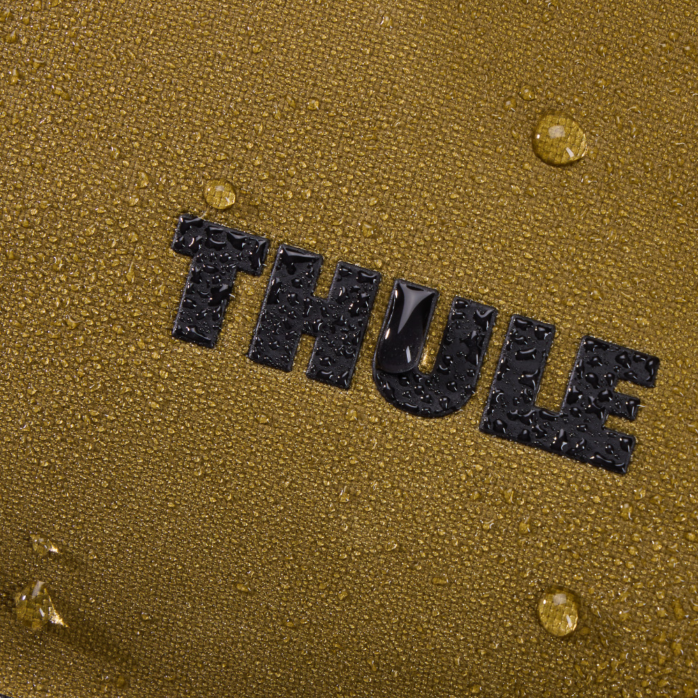 PCも濡れたウェアもスマートに収納！ THULEのトートはかゆいところに手が届く