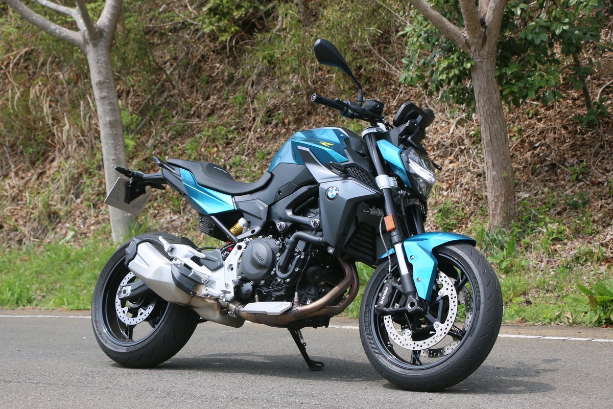 BMWの隠れた名車!? 扱いやすくてコスパもいい「F900R」の実力とは