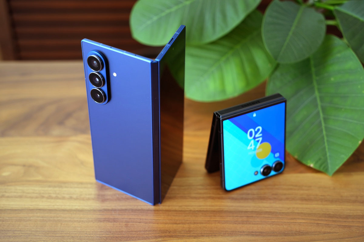 スマート折り畳み携帯 ダブルディスプレイ美品 折りたたみスマホの評判は？耐久性や特長をご紹介！ | Samsung