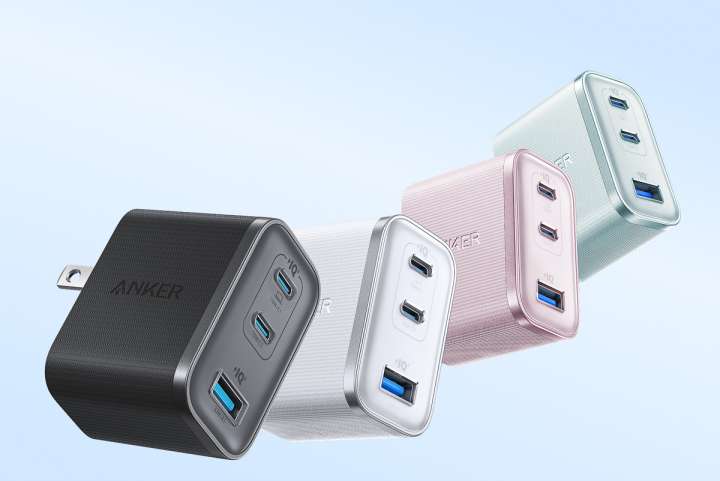 手のひらサイズで70W出力。ノートPCもスマホも同時充電できるAnker最新