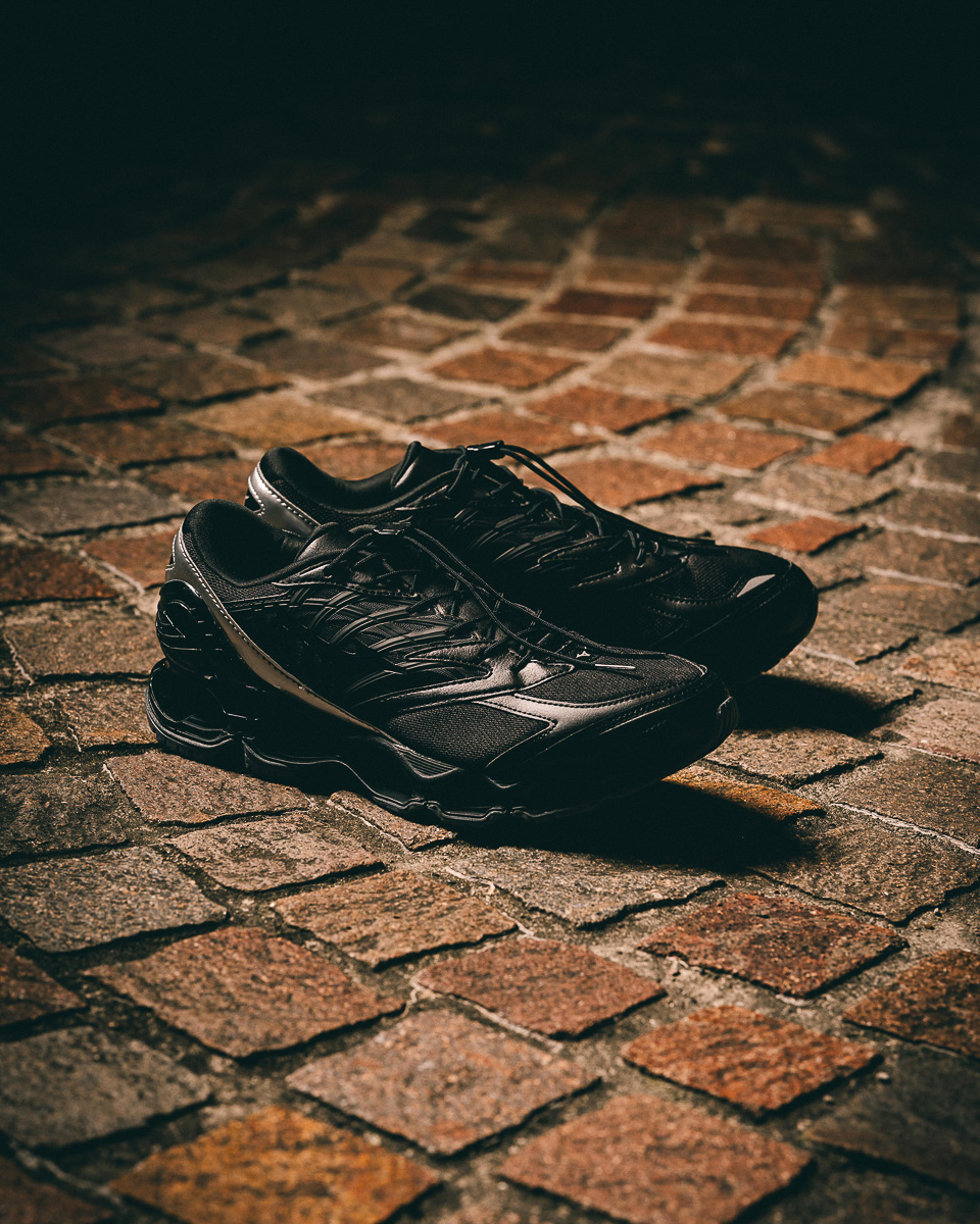 ÉDIFICE×IÉNA×Herringboneが仕立てるWAVE PROPHECY LSで唯一無二のハイテクソールを日常に