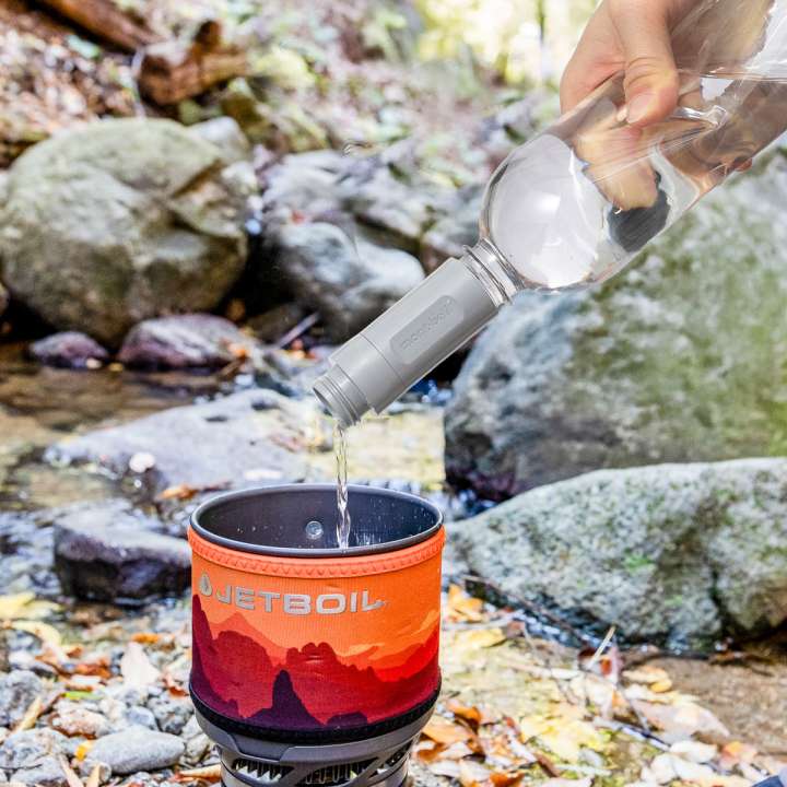 多層フィルター 浄水器 災害 ミネラルウォーターポット 16L もしもの備えに。モンベルの浄水フィルターはペットボトルにも装着OK