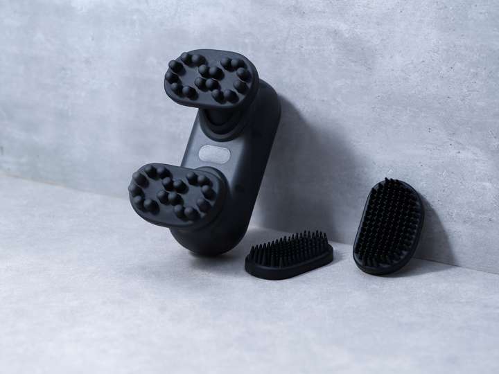 今までのEMSヘアブラシに満足できなかったすべての人へ。iumの「EMS