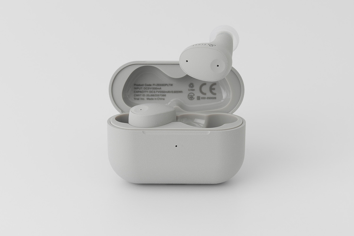 寝ホン難民、ついに救われる。finalのチル特化イヤホンは寝転んでも快適