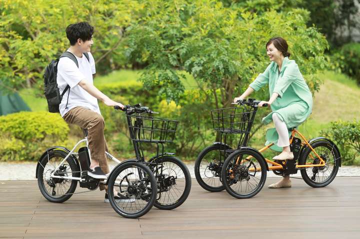 なんとカワサキ製！前カゴ付き電動三輪アシスト自転車「noslisu」はカッコよくて、移動も数倍楽しくなる