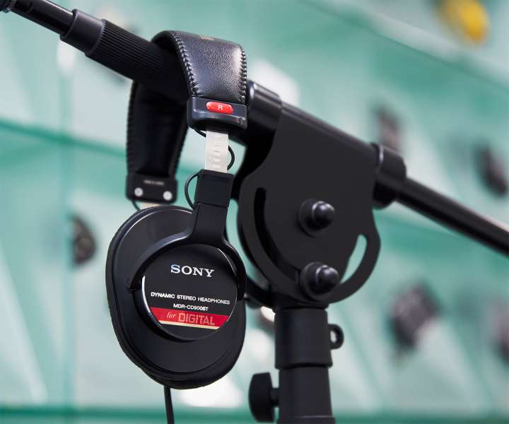 現場の基準でありつづけるソニー「MDR-CD900ST」。あえて