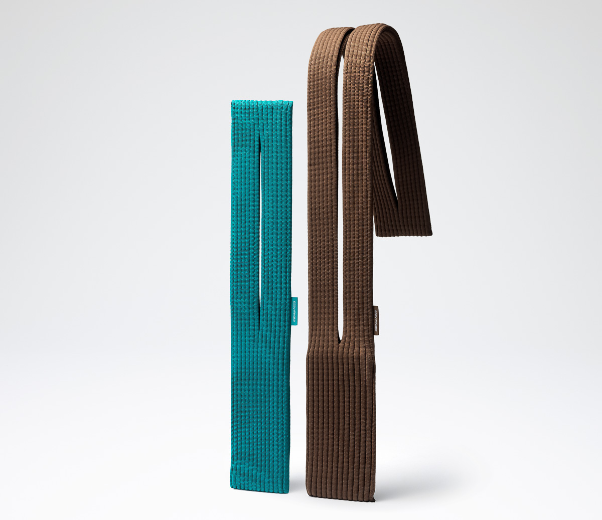 Appleとイッセイ ミヤケが共演。「iPhone Pocket」をどう使いこなす？