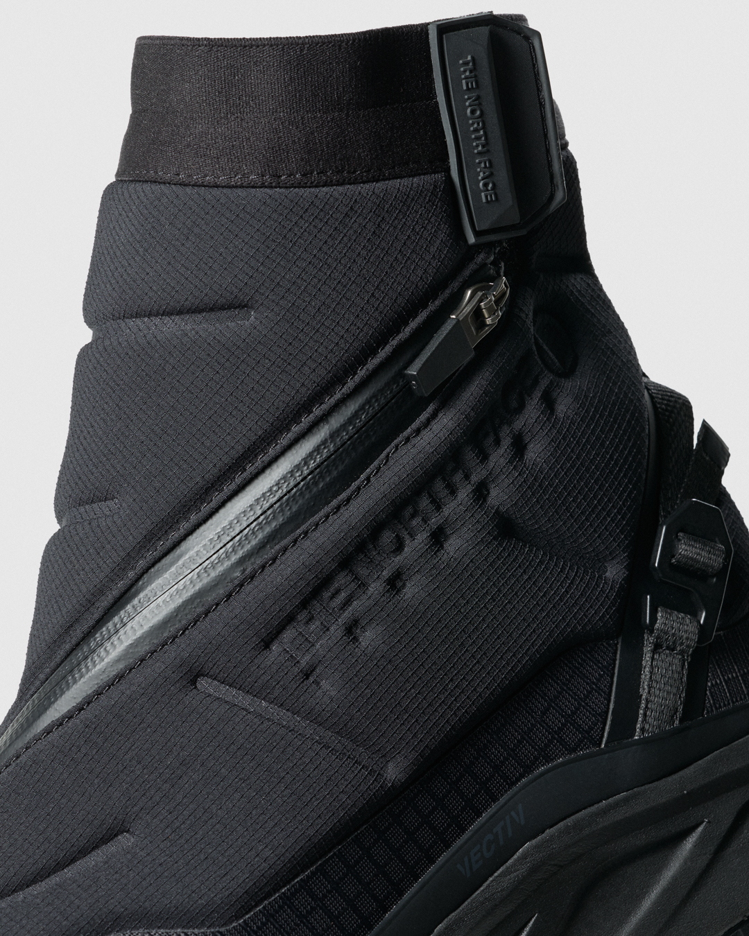 冬は歩きづらいを覆す、ザ・ノース・フェイスの歩ける冬ブーツ「VECTIV Thunder GORE-TEX」