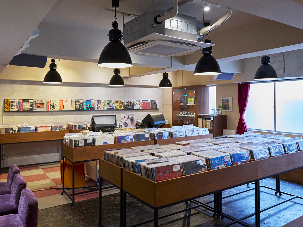 ぼくらの“カコ”に逆回転。懐かしくも新しい「レコード」と「カセット」が、なぜか今また気になる