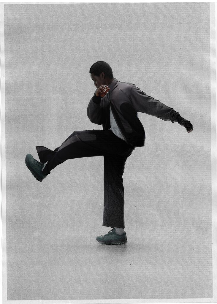 街を軽快にアップデートする一足。On「Cloudflow 5 AD」がIKONの世界観を体現