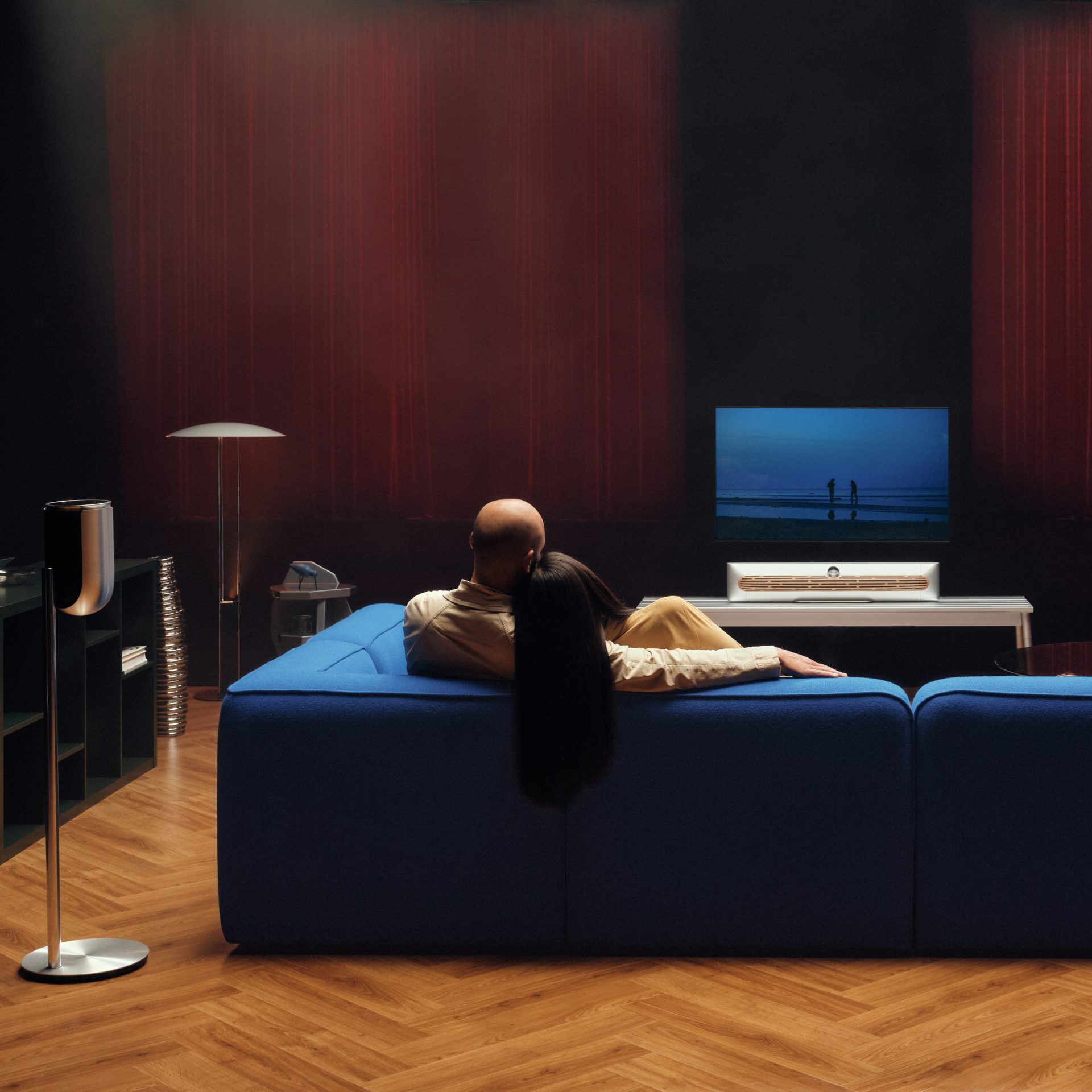 バング & オルフセン「Beosound Premiere」は単なるサウンドバーの枠を越えた存在だ