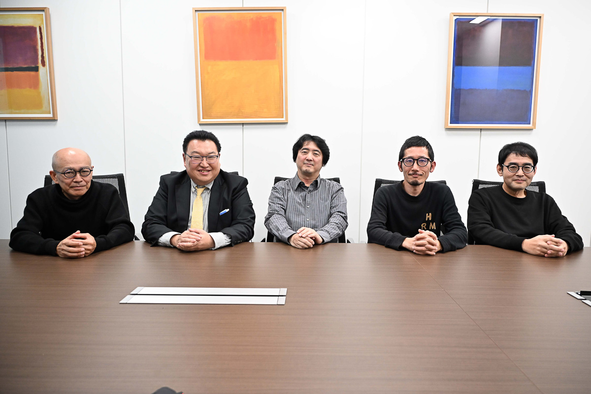 長時間移動を快適に過ごすには。“お尻問題”にも斬り込む機内快適アイテム5選【GoodsPress Web 旅モノグランプリ 2025】