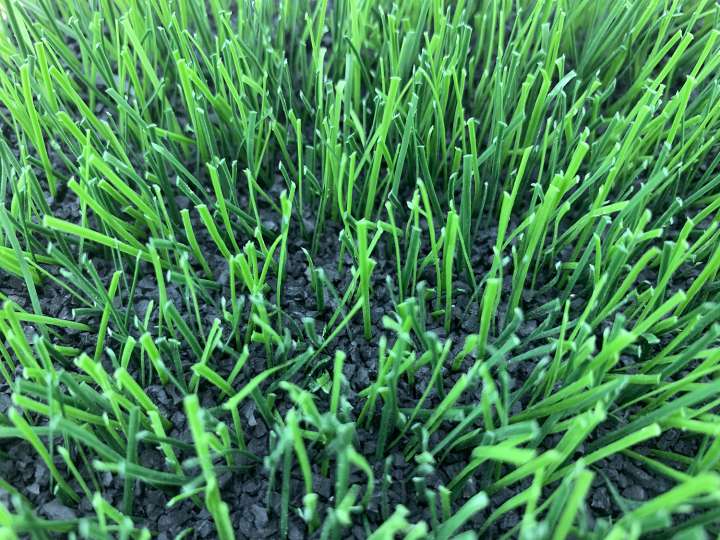 1906年創業の老舗スポーツメーカーが“後発”で挑んだ！意外と知らない人工芝の進化と未来の話