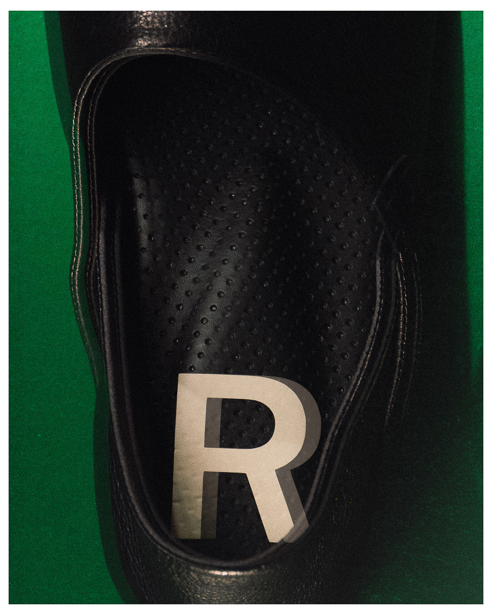 上品さと洒落感を足元にもたらすルームシューズ「SP-1781TCM」。手掛けたのはあのスニーカー界の雄でした