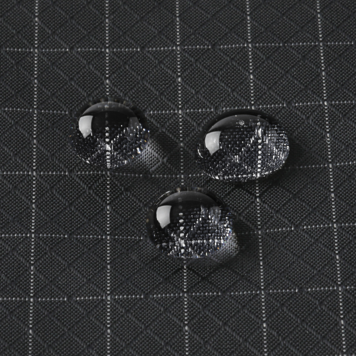 軽くてタフ、おまけに撥水！無印良品の「リップストップ」シリーズがジムや旅行に最適なわけ