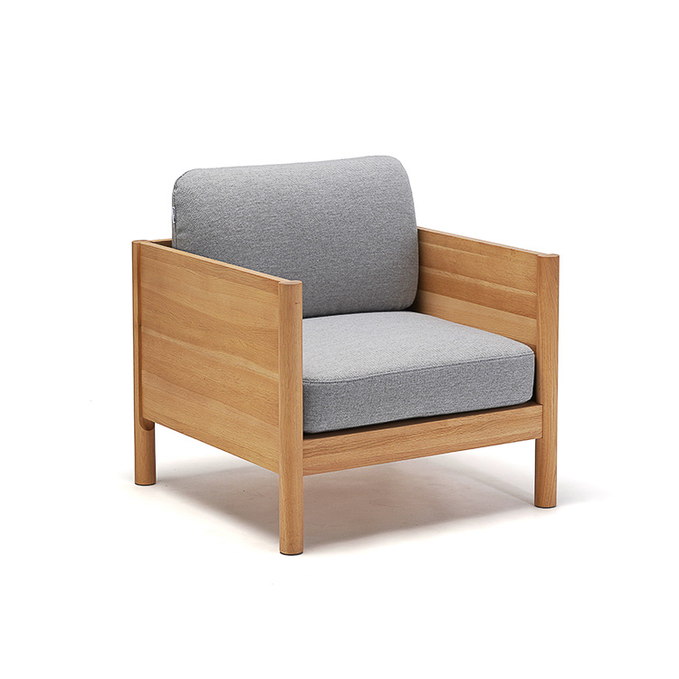 アシックスの靴が家具に生まれ変わる？カリモク家具との協業で広がる新たな可能性