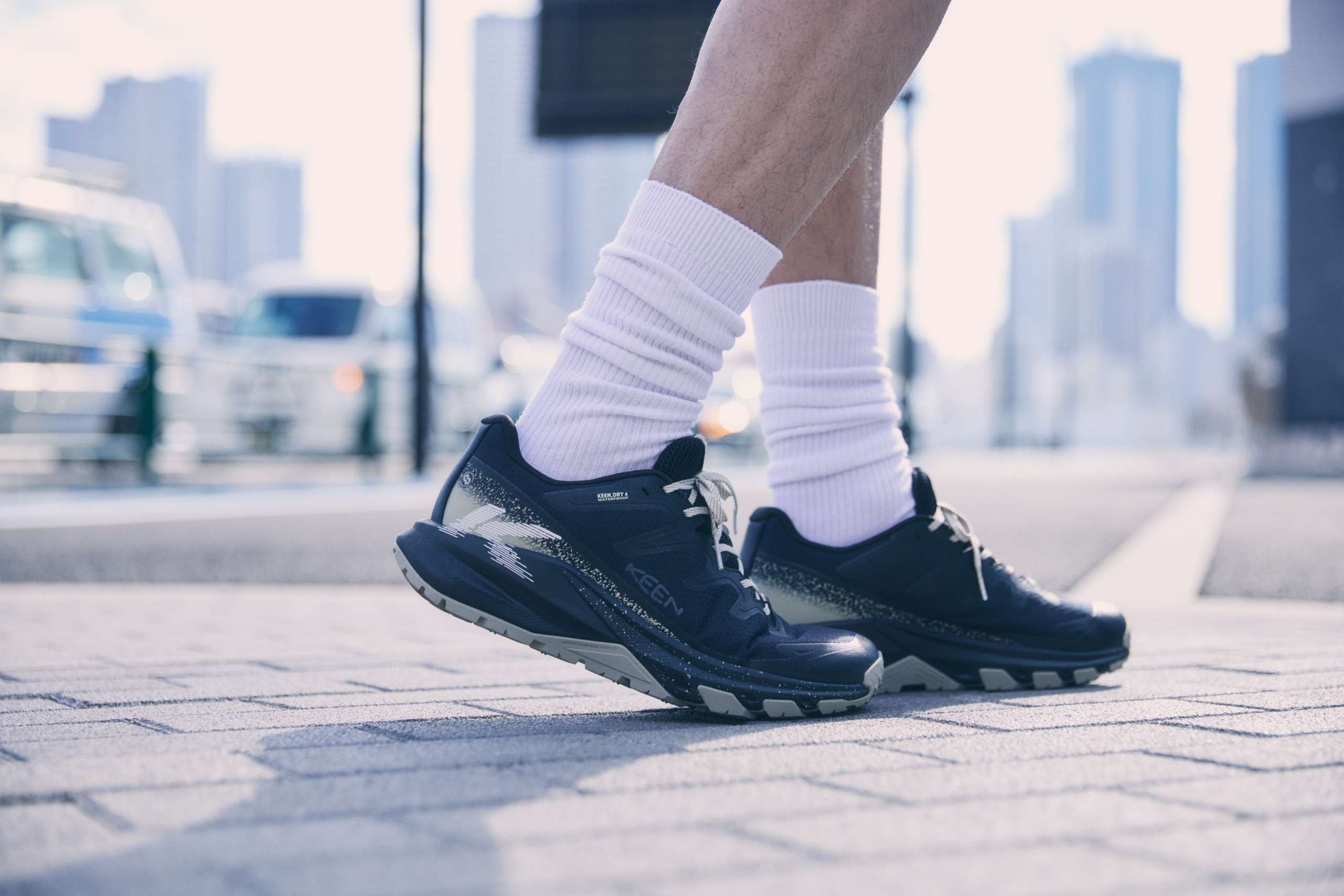 街で浮かない“登山靴”。 KEENの新型ターギーなら都市も自然も軽やかに歩ける