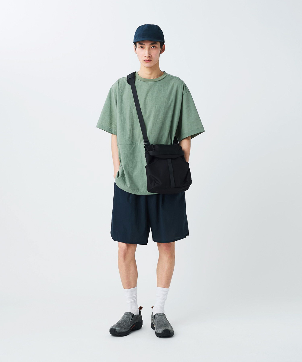 軽くて強い“リサイクルコーデュラ”仕様のスノーピーク新作バッグ。自立するのもポイントです