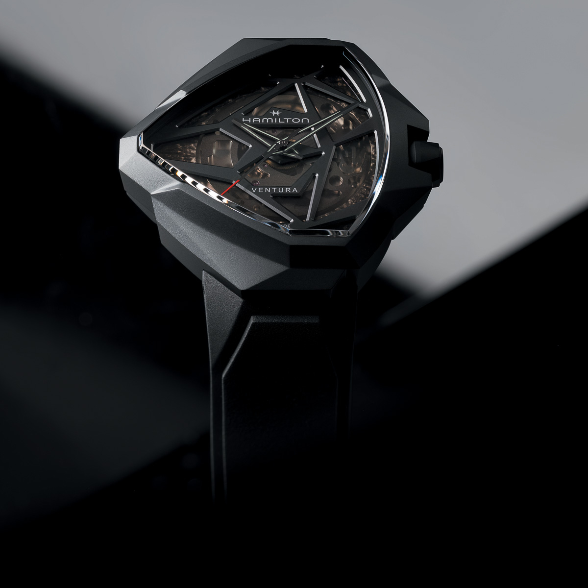 腕元を彩る20～30万円クラスの最新作5本【予算別ホリデーウォッチリスト】