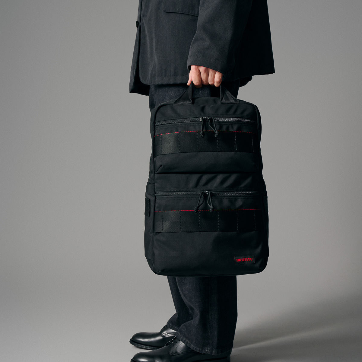 ”仕事用”と“休日用”はもう分けない。ブリーフィングの新作バックパックは全部入って見た目もスマート