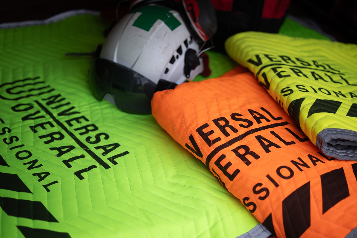 養生マットがこんなにお洒落でいいの？ユニバーサルオーバーオール発、ハイビズカラーのマットが便利すぎ