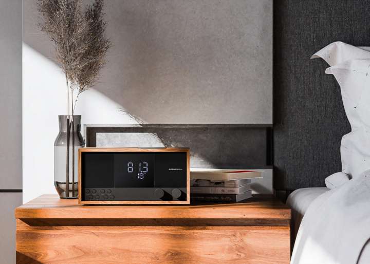 ラジオってやっぱりいい。アマダナが描くシンプル＆スタイリッシュな新