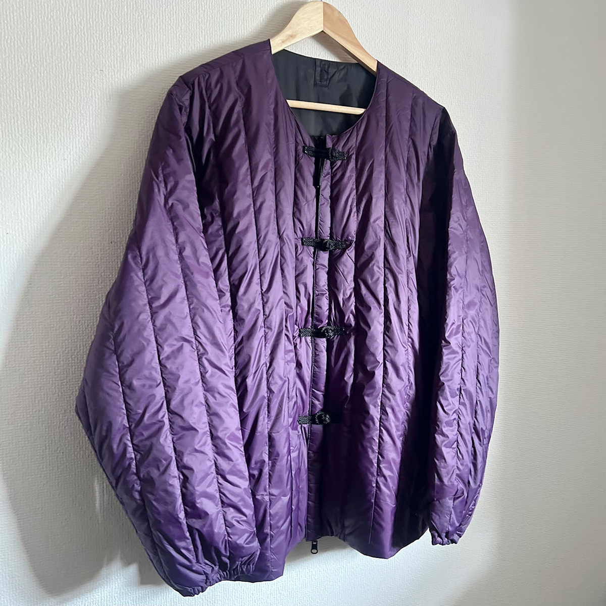 【アウター3部作完結編】こんなアイテムがちょうど良い。冬から春にかけて長く着られる薄手のダウンジャケット