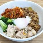 ▲夜食べるのにおすすめの「キムチ牛サラダ」