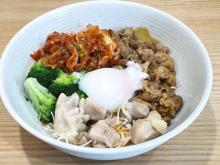 ▲夜食べるのにおすすめの「キムチ牛サラダ」