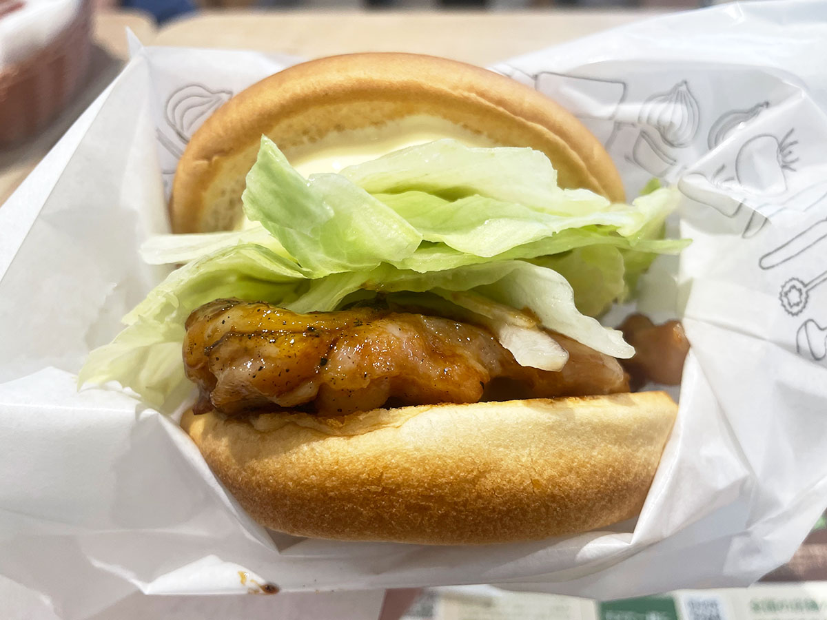 ▲モスバーガーのNo.1若返りやせバーガーは「てりやきチキンバーガー」