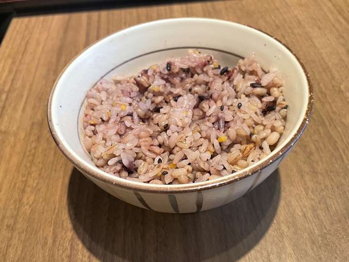 ▲五穀米にすると、栄養価アップでカロリーはダウン