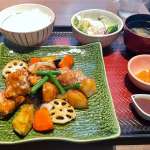 ▲健康素材の黒酢を使った「鶏と野菜の黒酢あん定食」