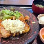 ▲タルタルソースがたっぷりかかった「大戸屋風チキン南蛮定食」980円