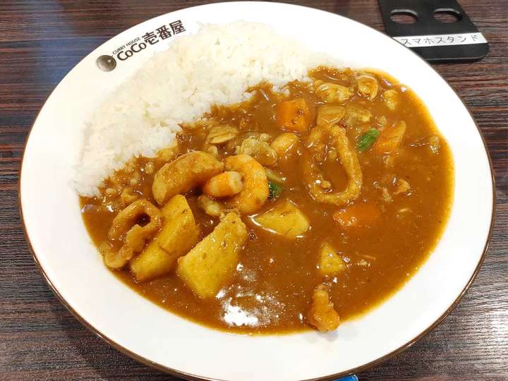 ▲1,161円（海の幸カレー（ポーク）911円＋やさい250円／税込）