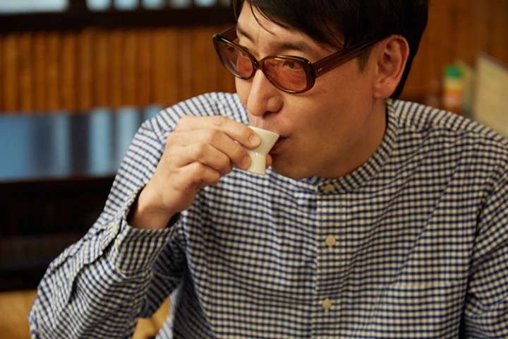 ▲大人になり、いつの間にか僕も、最初はゆばわさびや焼き鳥でビール、ぬきでぬる燗、ほどよく酔ったら、最後はもりで締めるという、父と同じ流れで蕎麦屋呑みを楽しんでいます（ほどよく酔うというのがちゃんとできているかは微妙ですが……）。