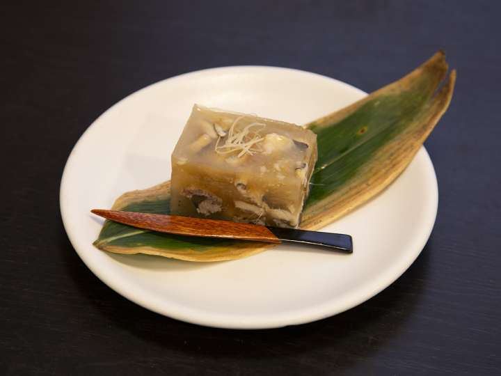 ▲穴子の煮こごり（950円）