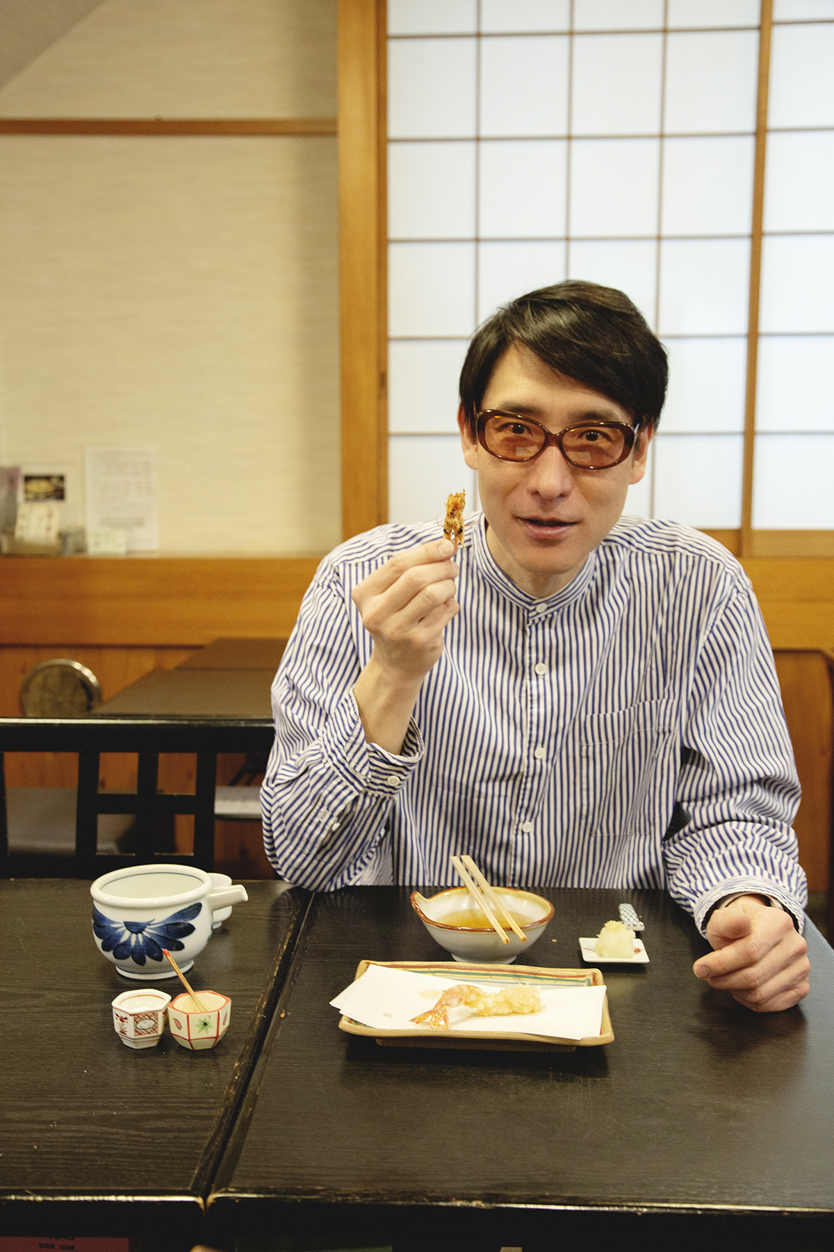 ▲思わずエビの頭を手にして興奮してしまう