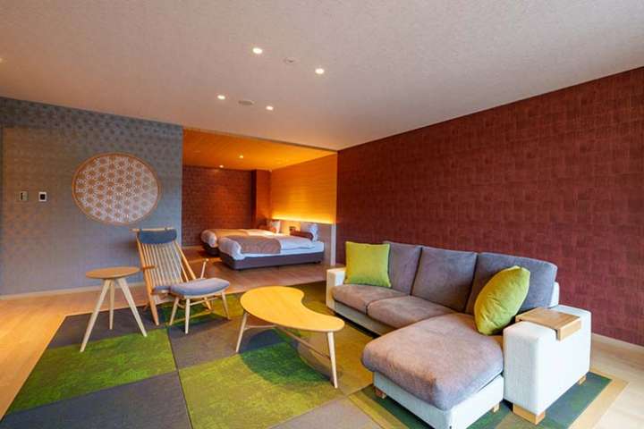 ▲全客室露天風呂付きの新館「凪の抄」は和モダンな装い