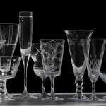 写真提供：木村硝子店　「木勝」はインハウスデザイナー三枝静代さんによる切子のシリーズ。最初はアンティークグラスのリプロダクトを考えていたという木村さんだが、「コピーではなく、アンティークの雰囲気の新しいグラスを作りたい」という三枝さんの熱い想いから誕生した