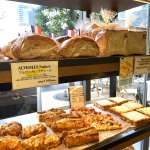 ▲アルヴォレナチュールが並ぶ棚。シンプルな見た目に、職人技と伝統が息づいている