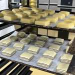 ▲カスタードクリームを4層に折り込み、丁寧に焼き上げられるミルクパン