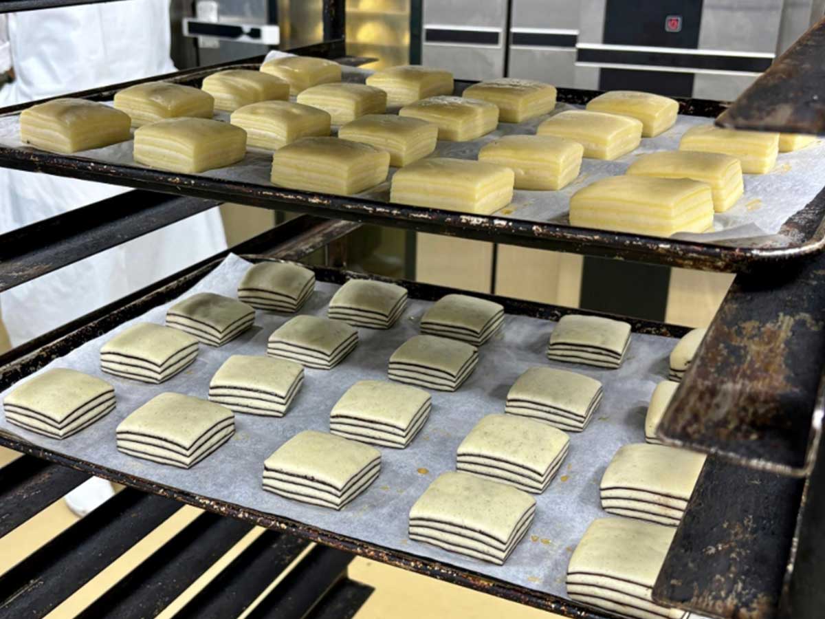 ▲カスタードクリームを4層に折り込み、丁寧に焼き上げられるミルクパン