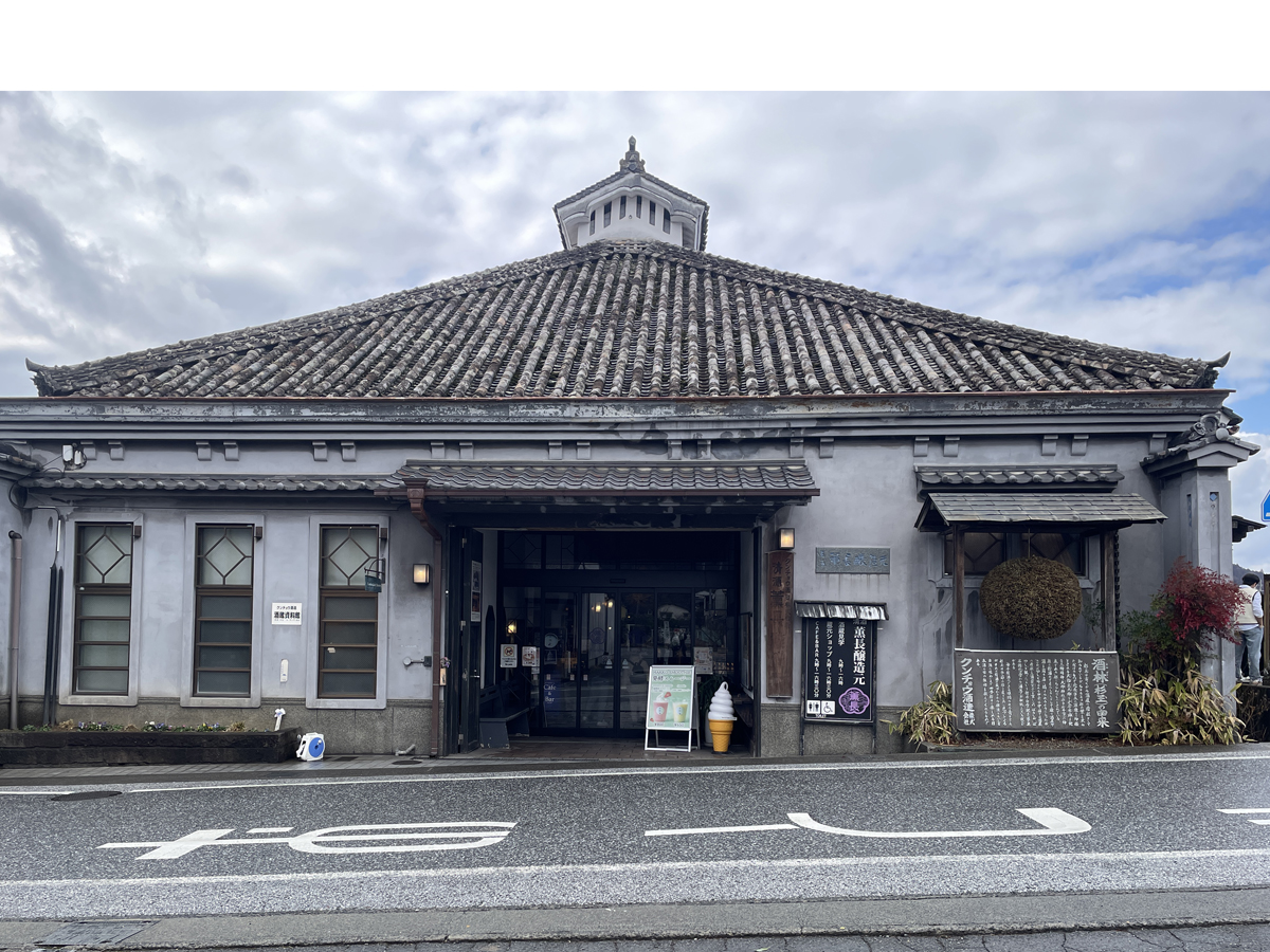 ▲酒蔵のショップでは日本酒の試飲や飲み比べができます