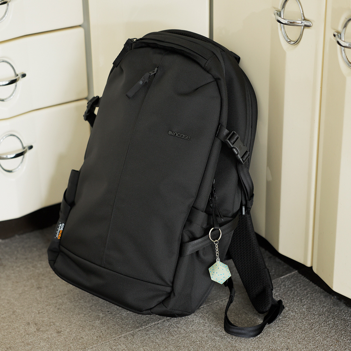 今、空前のブーム。外出時のテンションを上げてくれる、メンズも付けたいバッグチャームとは？